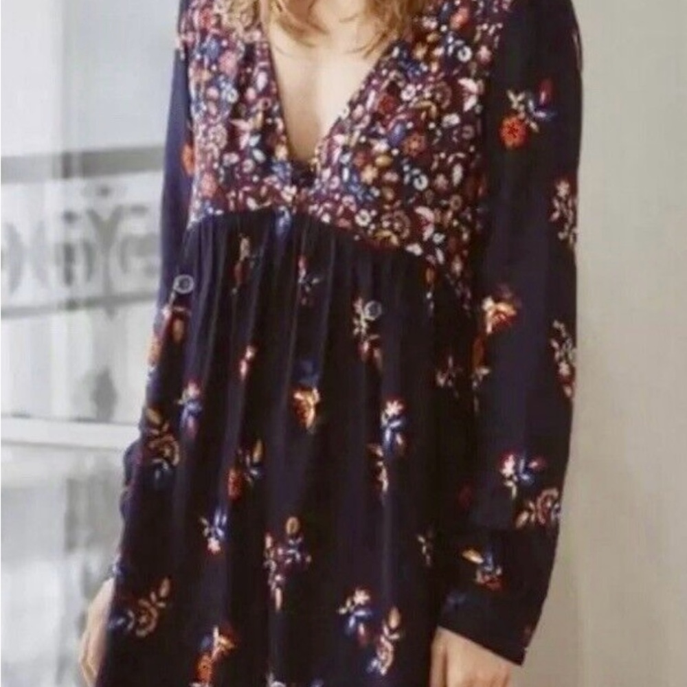 Navy Floral V-Neck Dress